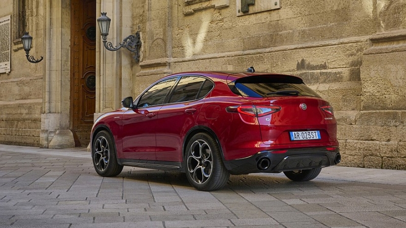 Новые Alfa Romeo Giulia и Stelvio могут получить &laquo;чистый&raquo; ДВС