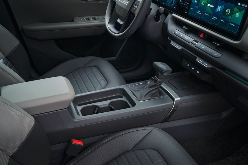 Новый Kia Seltos для Европы: «традиционный» кроссовер и гибрид, оба – с полным приводом