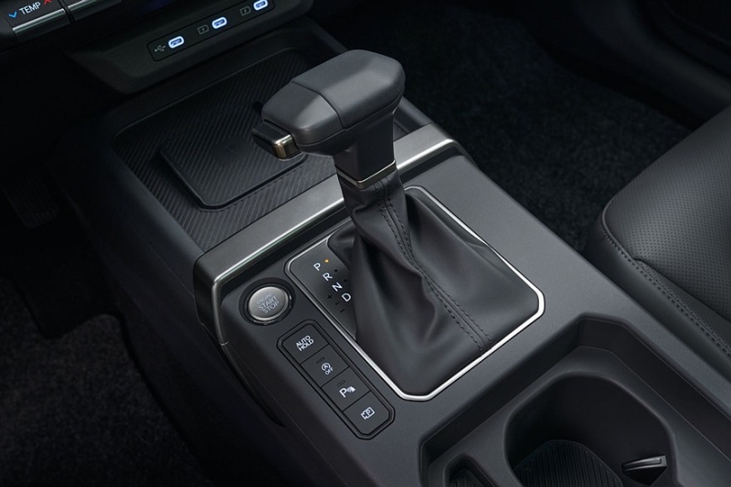 Новый Kia Seltos для Европы: «традиционный» кроссовер и гибрид, оба – с полным приводом