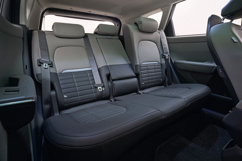 Новый Kia Seltos для Европы: «традиционный» кроссовер и гибрид, оба – с полным приводом