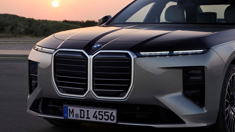 Обновлённый BMW 7 Series: без повышения напряжения, зато с остромодным салоном