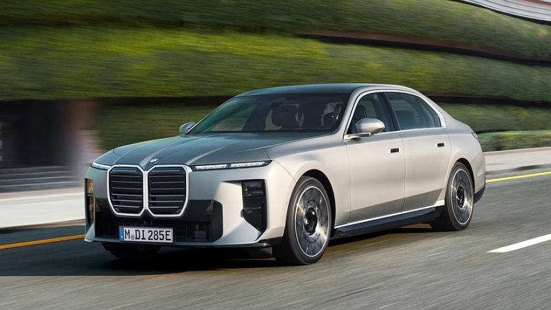 Обновлённый BMW 7 Series: без повышения напряжения, зато с остромодным салоном