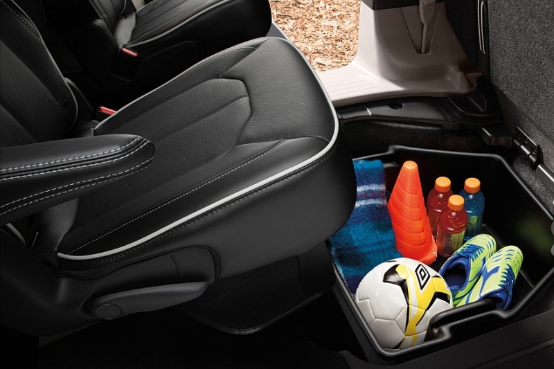 Обновлённый минивэн Chrysler Pacifica предложен с прежним мотором V6