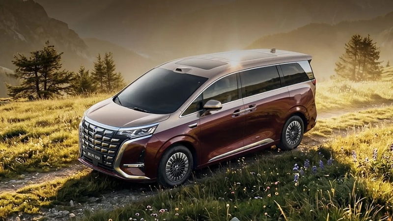 Обновлённый минивэн Denza D9 выходит на рынок: новая техника и до 10 экранов в салоне