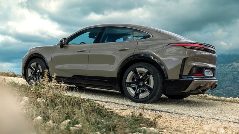 Porsche Cayenne Coupe Electric: улучшенная аэродинамика и смешной &laquo;облегчающий пакет&raquo;
