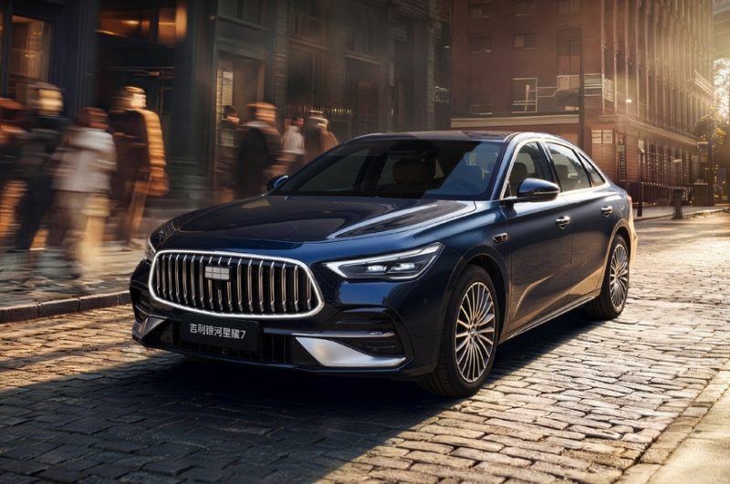 Представлен седан Geely Galaxy Starshine 7: недорого, богато, есть полный привод
