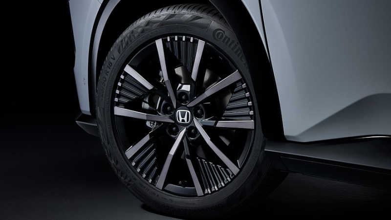 Продажи кроссовера Honda Insight стартуют в Японии, цена известна