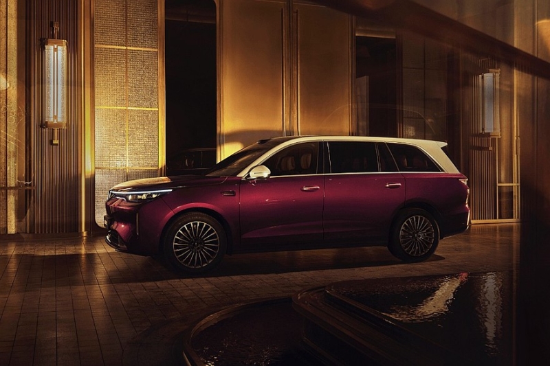 Роскошный кроссовер Wey V9X доступен к заказу: полный привод уже в базе и два варианта длины