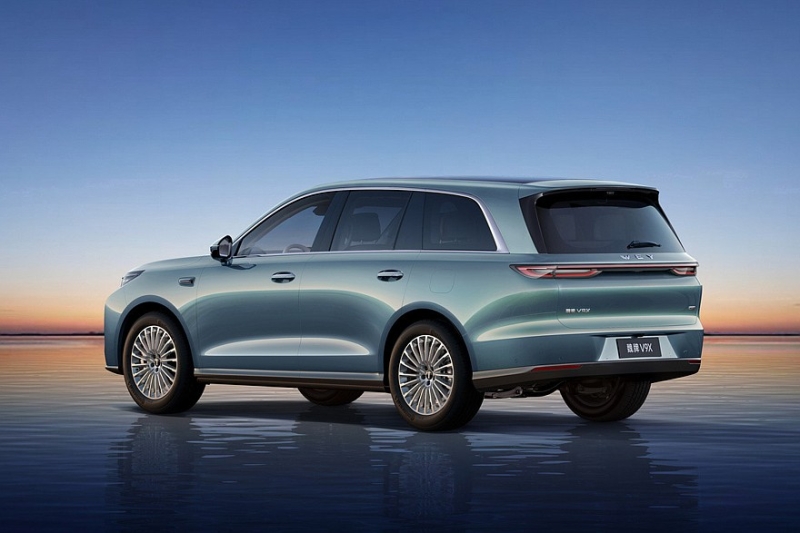 Роскошный кроссовер Wey V9X доступен к заказу: полный привод уже в базе и два варианта длины
