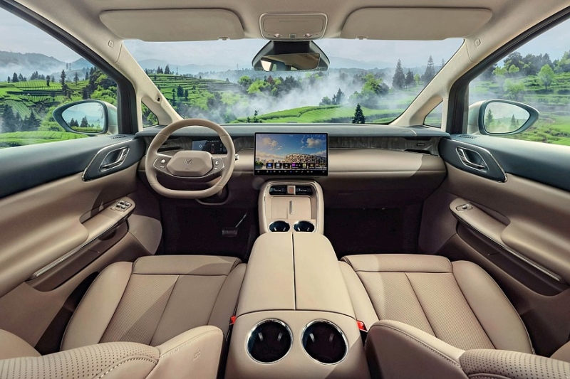 Роскошный, но дешевле конкурентов: минивэн Arcfox Wendao V9 полностью рассекречен