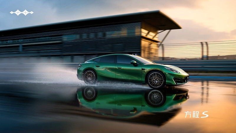 Спорткары от BYD в Пекине: открытая Denza Z и &laquo;формульный&raquo; квартет от FangChengBao