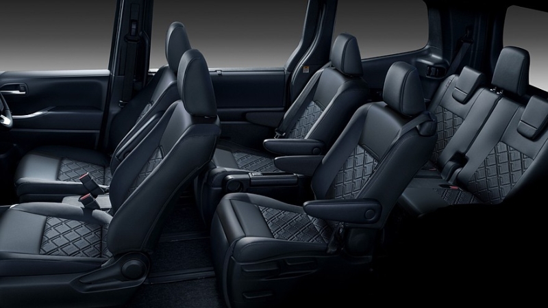 Toyota обновила минивэны Noah и Voxy: иная головная оптика и подросшая цифровая приборка