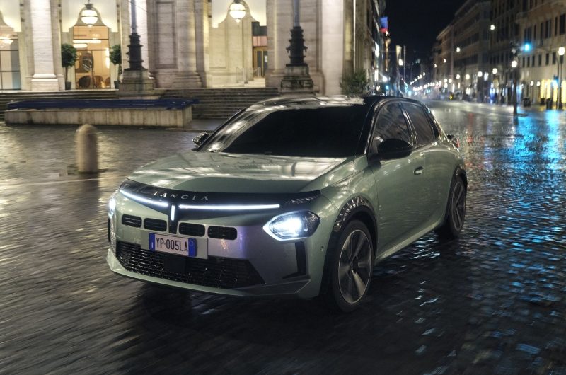 У хэтчбека Lancia Ypsilon появилась чисто бензиновая версия с механической коробкой