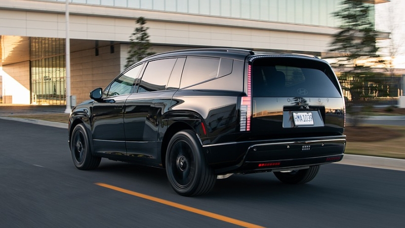 У кроссовера Hyundai Ioniq 9 Calligraphy появилась &laquo;затемнённая&raquo; спецверсия