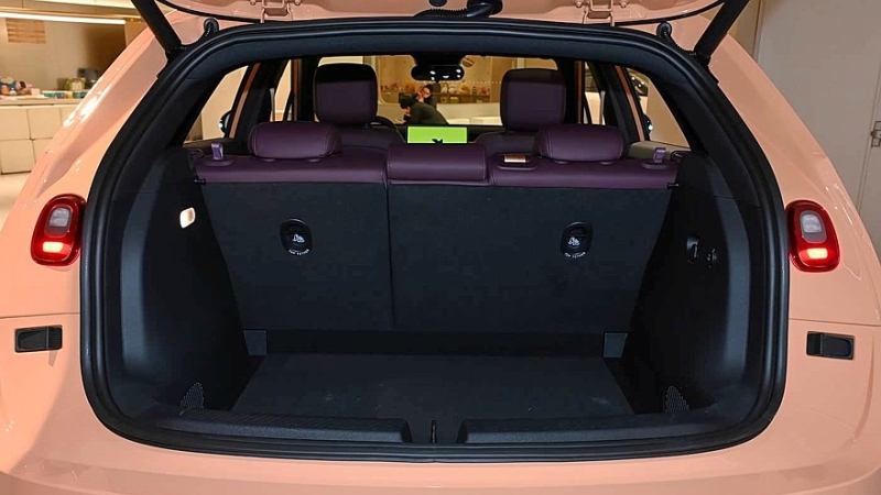 Успешный в Китае и забуксовавший в Европе хэтчбек Firefly обновлён через год после дебюта