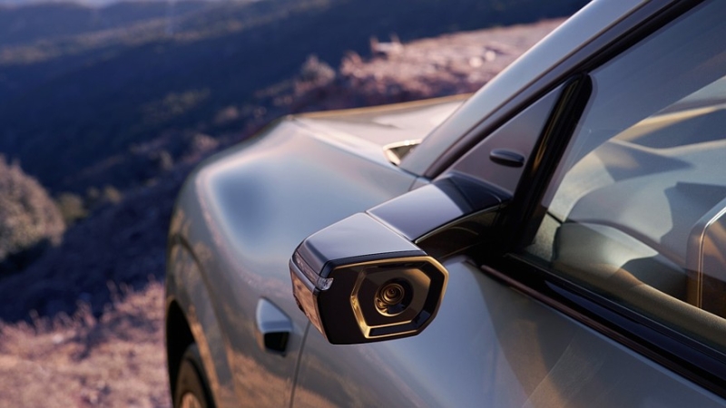 AUDI E7X выходит на рынок: без колец, но с богатым оснащением и достойной техникой