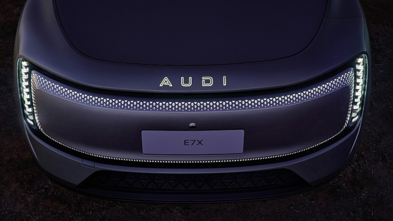 AUDI E7X выходит на рынок: без колец, но с богатым оснащением и достойной техникой