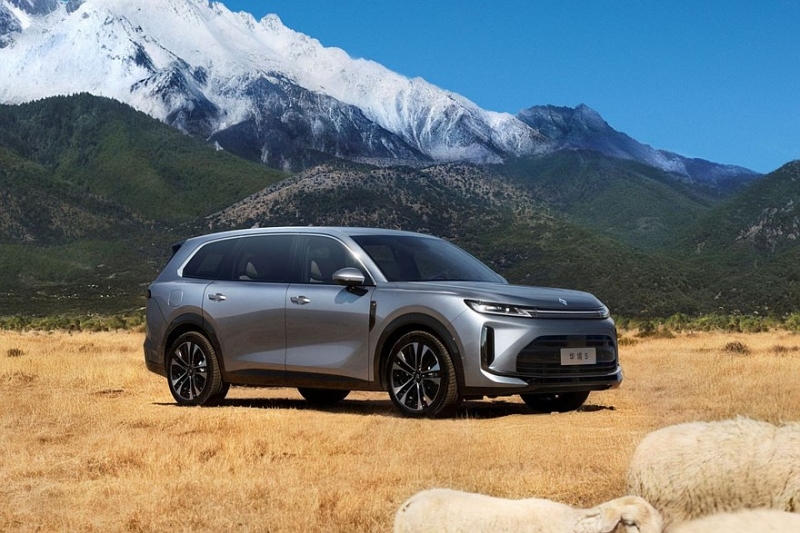 Baojun Huajing S: электроника Huawei, полный привод, флагманы Geely и Chery в конкурентах