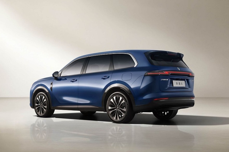 Baojun Huajing S: электроника Huawei, полный привод, флагманы Geely и Chery в конкурентах