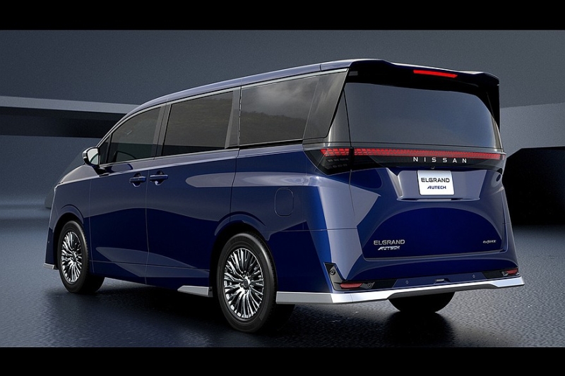 Ещё не поступивший в продажу новый Nissan Elgrand получил несколько особых версий