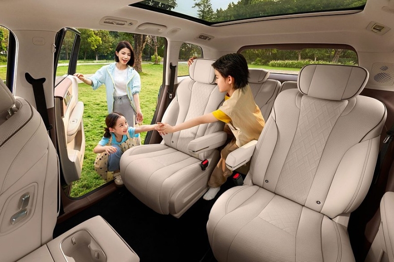 Кроссовер Wuling Starlight L от GM и SAIC: не особо богатый, зато с привлекательными ценами