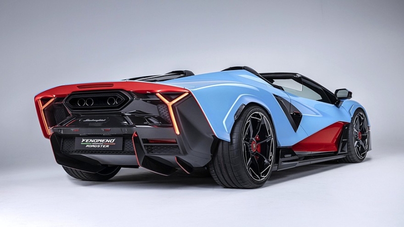 Lamborghini Fenomeno Roadster: космическая цена, ревущий V12 и никакой защиты от дождя