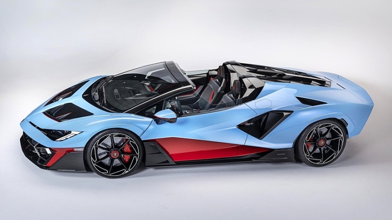 Lamborghini Fenomeno Roadster: космическая цена, ревущий V12 и никакой защиты от дождя