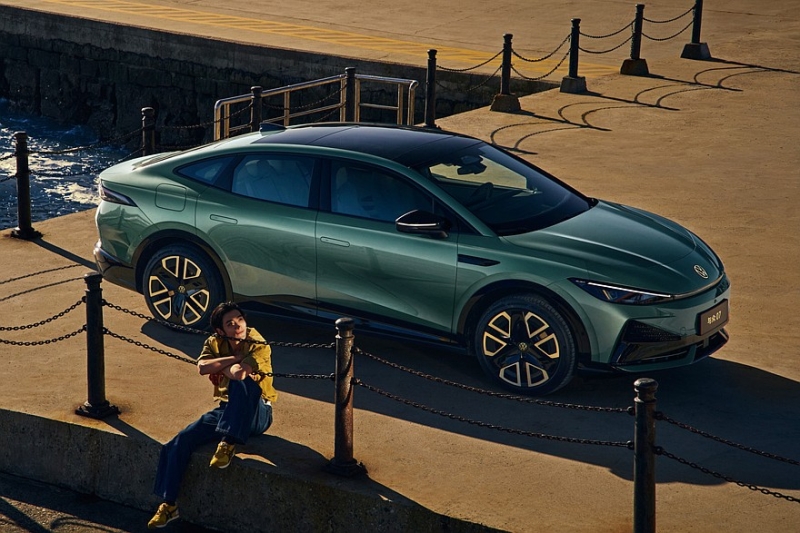 Лифтбек Volkswagen ID.Unyx 07 показался на новых фото перед запоздалым запуском