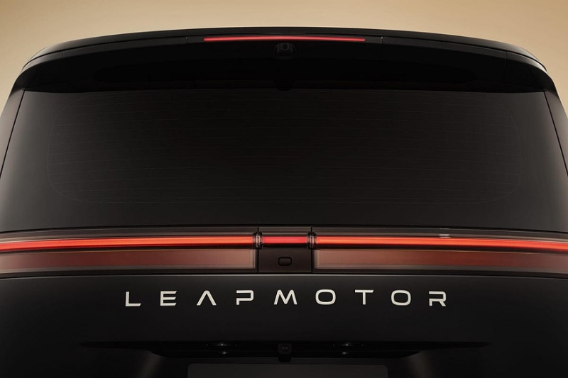 Минивэн Leapmotor D99: салон и характеристики