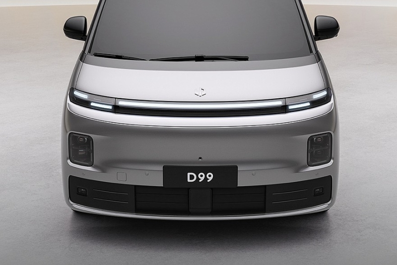 Минивэн Leapmotor D99: салон и характеристики