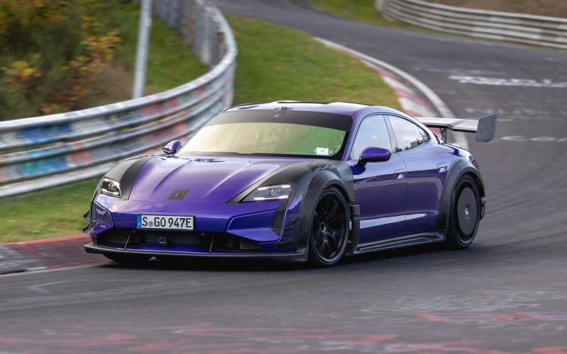 Прочь с дороги, Xiaomi! Новый рекорд Нюрбургринга от Porsche Taycan Turbo GT Manthey Kit