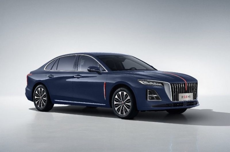 Рестайлинг принёс седану Hongqi H5 новый интерьер