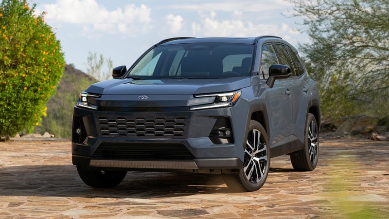 Toyota может выпустить пикап на базе кроссовера RAV4