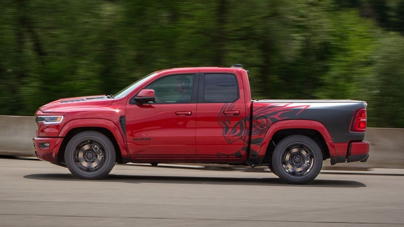 У пикапа Ram 1500 появилось семейство масл-траков Rumble Bee с моторами V8