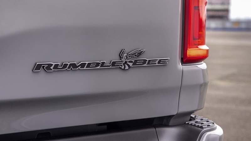 У пикапа Ram 1500 появилось семейство масл-траков Rumble Bee с моторами V8