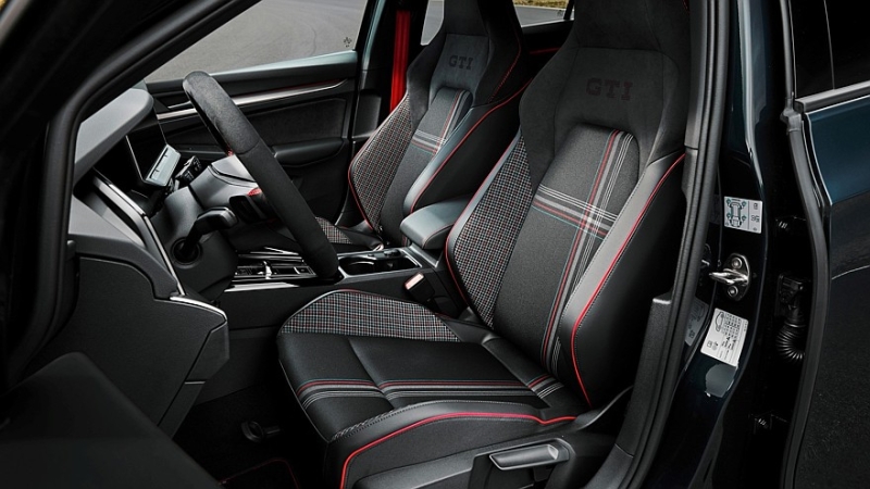 Volkswagen Golf GTI Edition 50: новый рекорд Нюрбургринга среди машин с передним приводом
