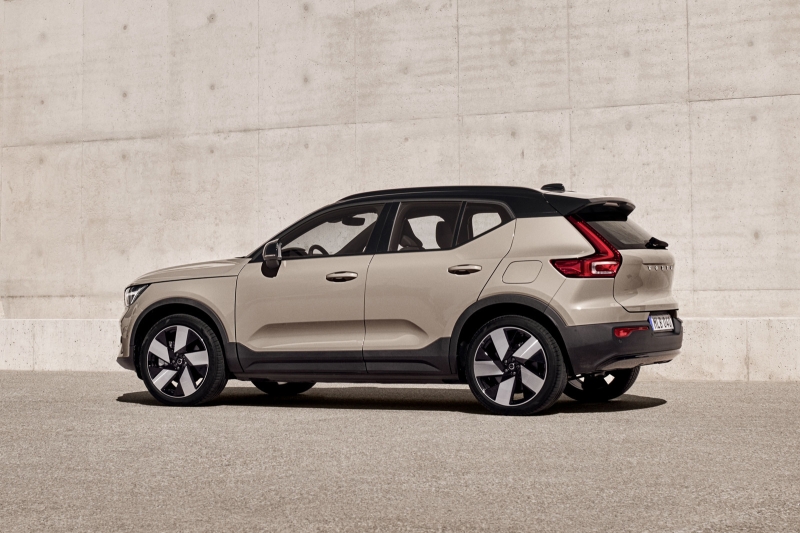 Volvo готовит кроссовер EX40 следующего поколения, он может разделить платформу с EX60