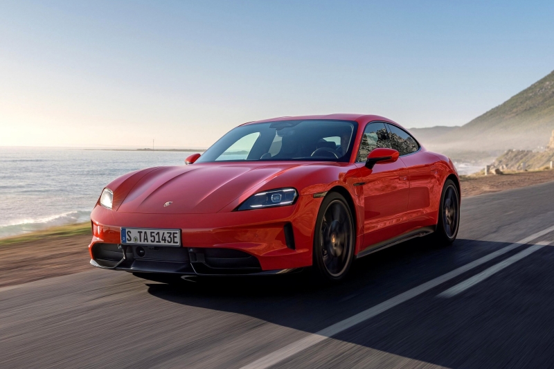 Для Porsche Taycan теперь доступны фальшивая коробка передач и нарисованный тахометр