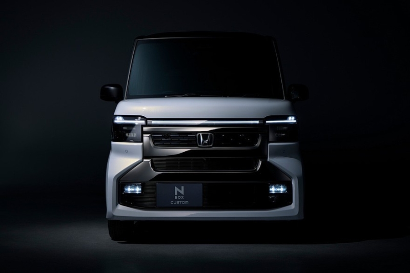 Honda N-Box: больше агрессии для молодёжного Custom, почерневший «кроссовер» и кое-что ещё