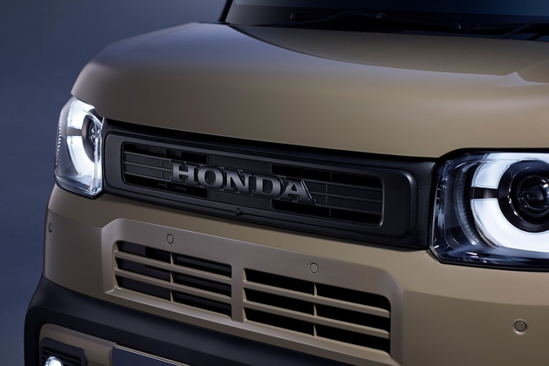 Honda N-Box: больше агрессии для молодёжного Custom, почерневший «кроссовер» и кое-что ещё