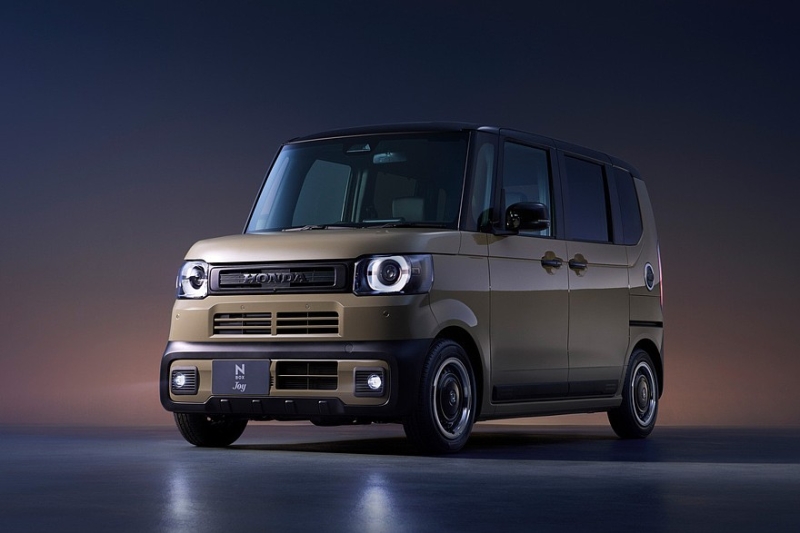 Honda N-Box: больше агрессии для молодёжного Custom, почерневший «кроссовер» и кое-что ещё