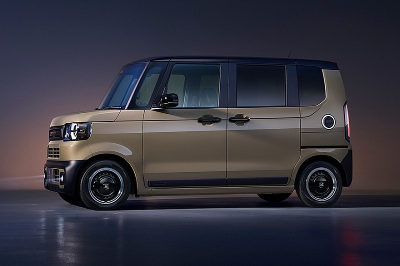 Honda N-Box: больше агрессии для молодёжного Custom, почерневший «кроссовер» и кое-что ещё