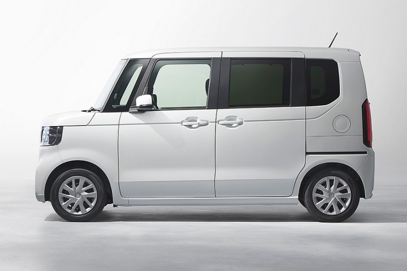 Honda N-Box: больше агрессии для молодёжного Custom, почерневший «кроссовер» и кое-что ещё