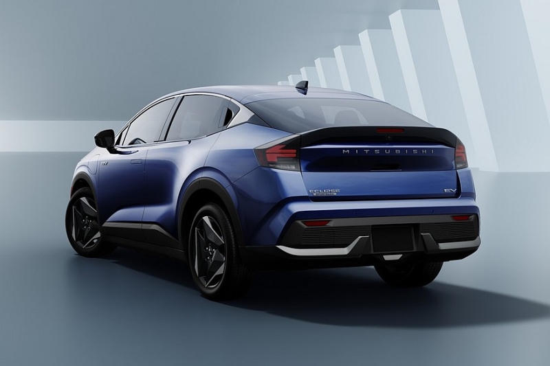 Паркетник Nissan Leaf превратился в Mitsubishi Eclipse Sportback: официальные фото