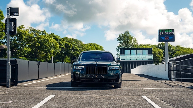 Rolls-Royce Ghost получил новую спецверсию, посвящённую победе Чарльза Роллса в 1906 году