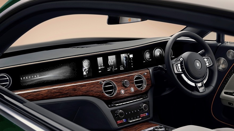 Rolls-Royce Spectre Series II: больше мощности, больше запас хода и диски в стиле Zeekr