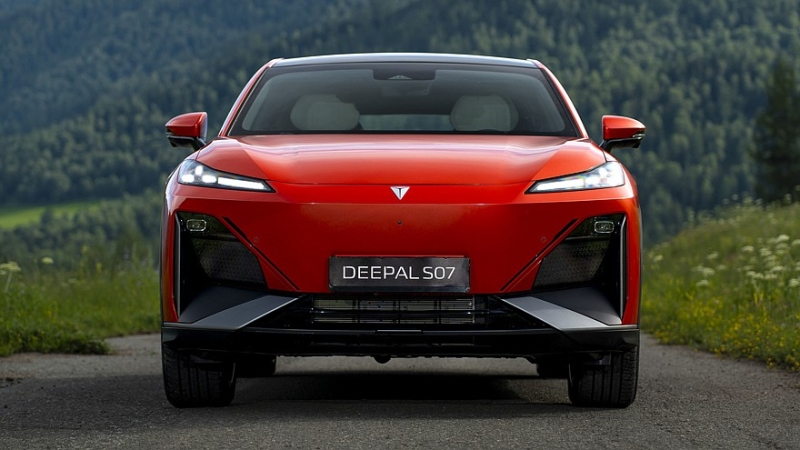Changan объявил о старте продаж Deepal S07 на российском рынке, цена известна