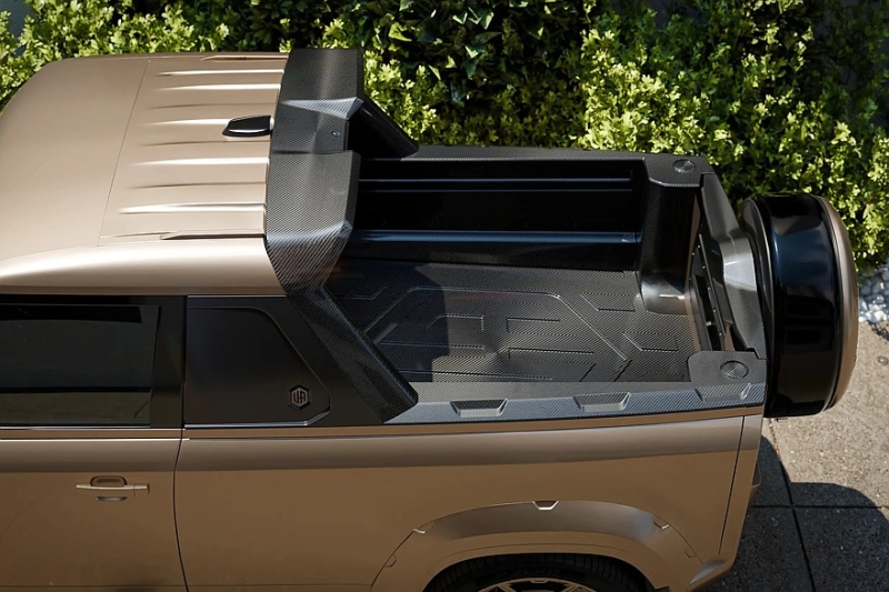 Urban Automotive сделала крутой карбоновый пикап на базе Land Rover Defender 110