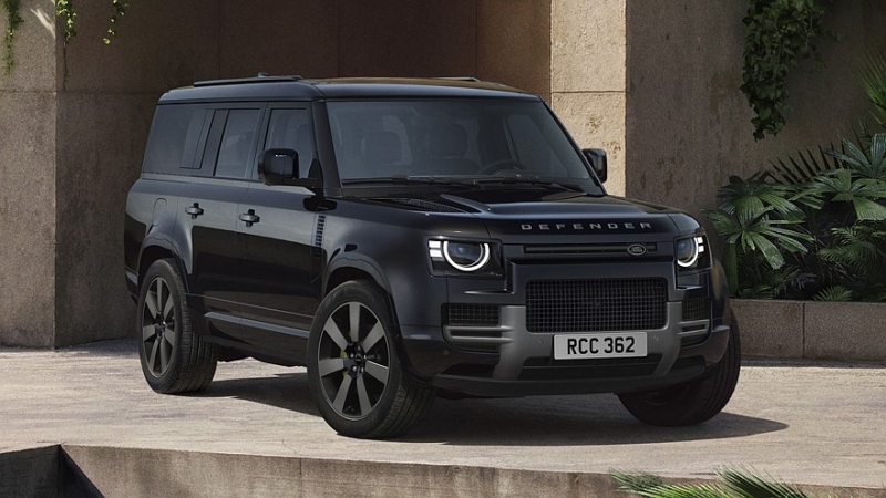 Внедорожник Land Rover Defender получил пересмотренную моторную гамму