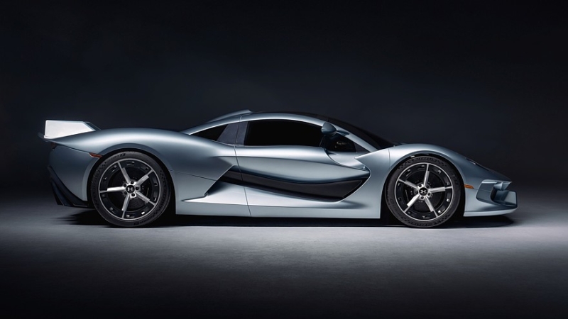Hennessey Blackbird: аналоговый суперкар в авиационном стиле с атмосферным V8 и МКП